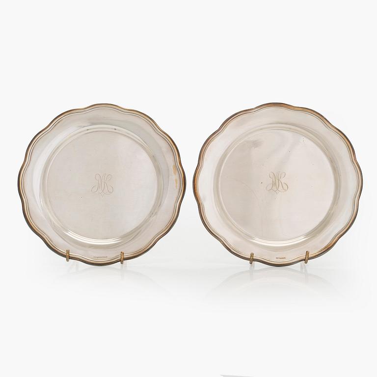 A 10-piece set of silver chargers, Kultateollisuus, Turku 1938 and 1980.