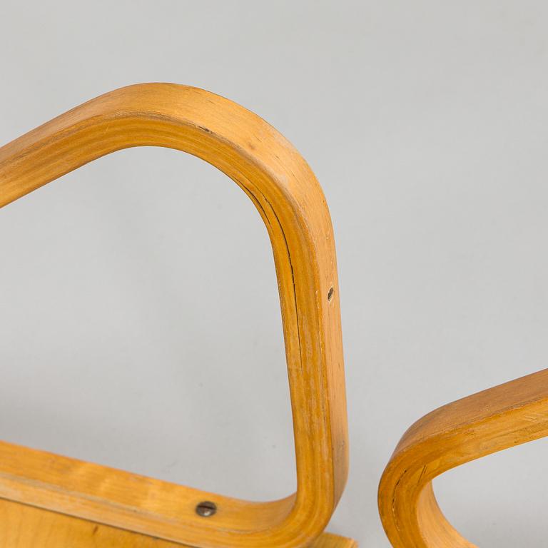 Alvar Aalto, 6 st, modell 112A för O.Y. Huonekalu- ja Rakennustyötehdas A.B. 1900-talets mitt.