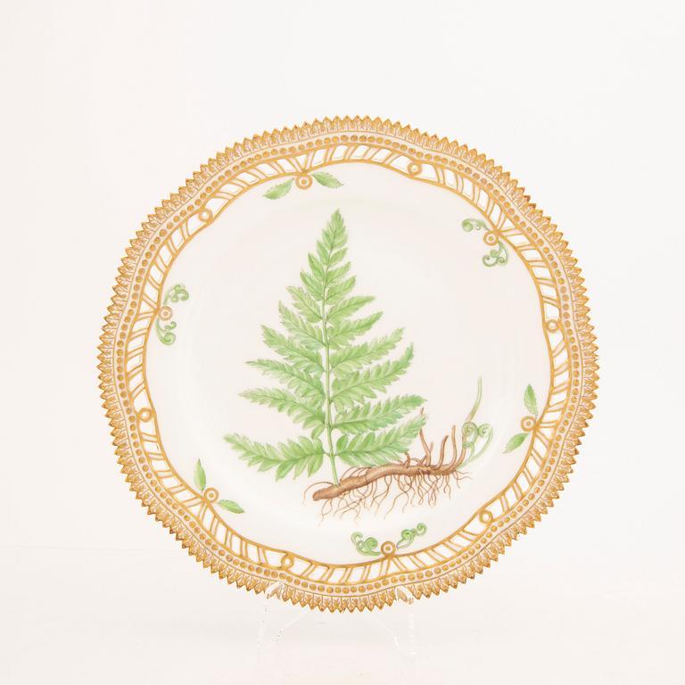 Tallrikar 12 st "Flora Danica" Royal Copenhagen Danmark porslin.