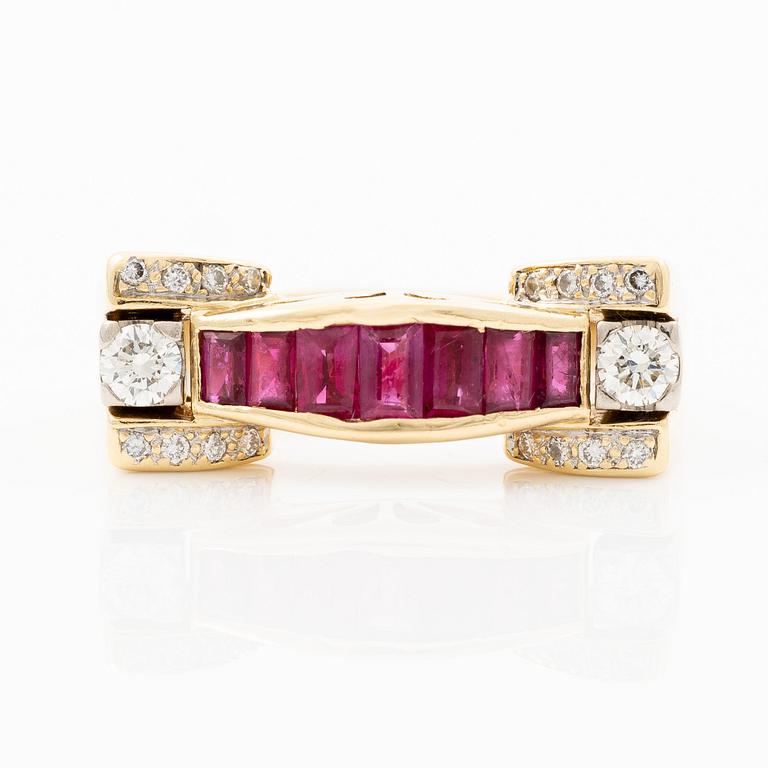 Ring, Engelbert, 18K gold with carré-cut rubies and brilliant-cut diamonds.