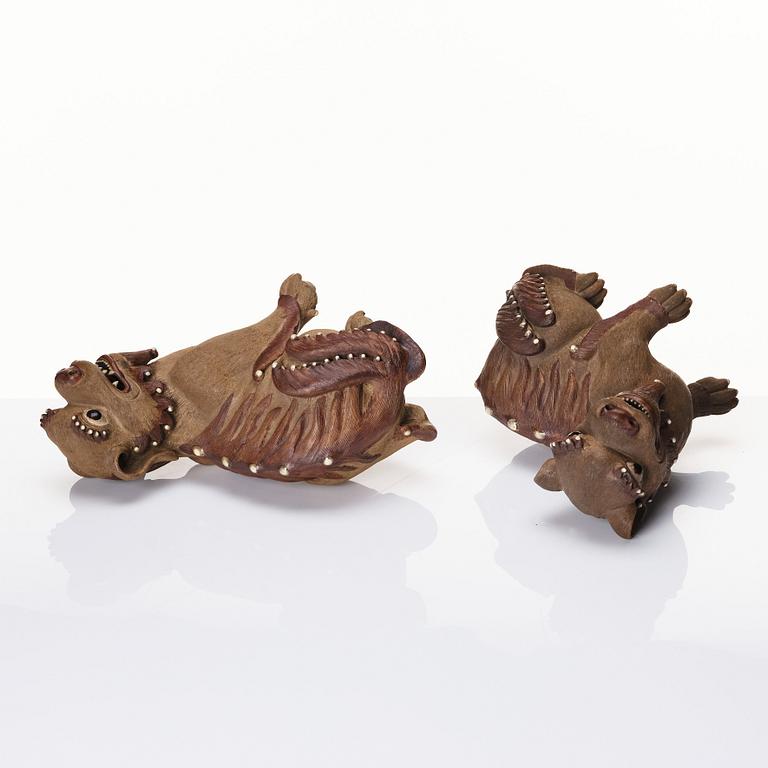 A pair of buddhist lions, Qing dynasty  (1644-1912).