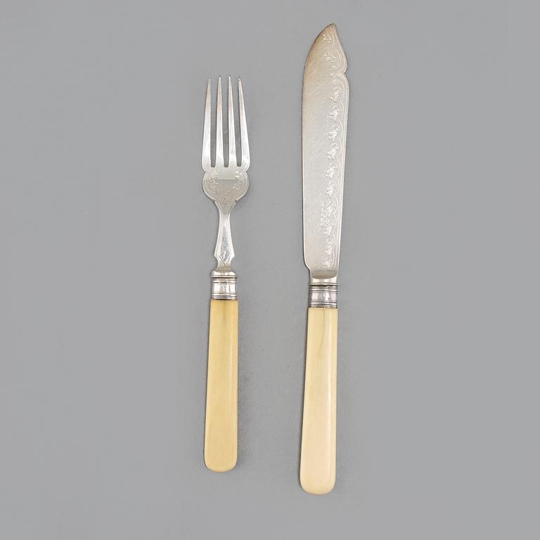 FISKBESTICK, 24 delar, nysilver, John Round & Son, England, 1900-talets början.