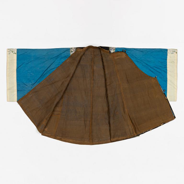 A female silk robe/over coat for winter, Qing dynasty, 19th century.