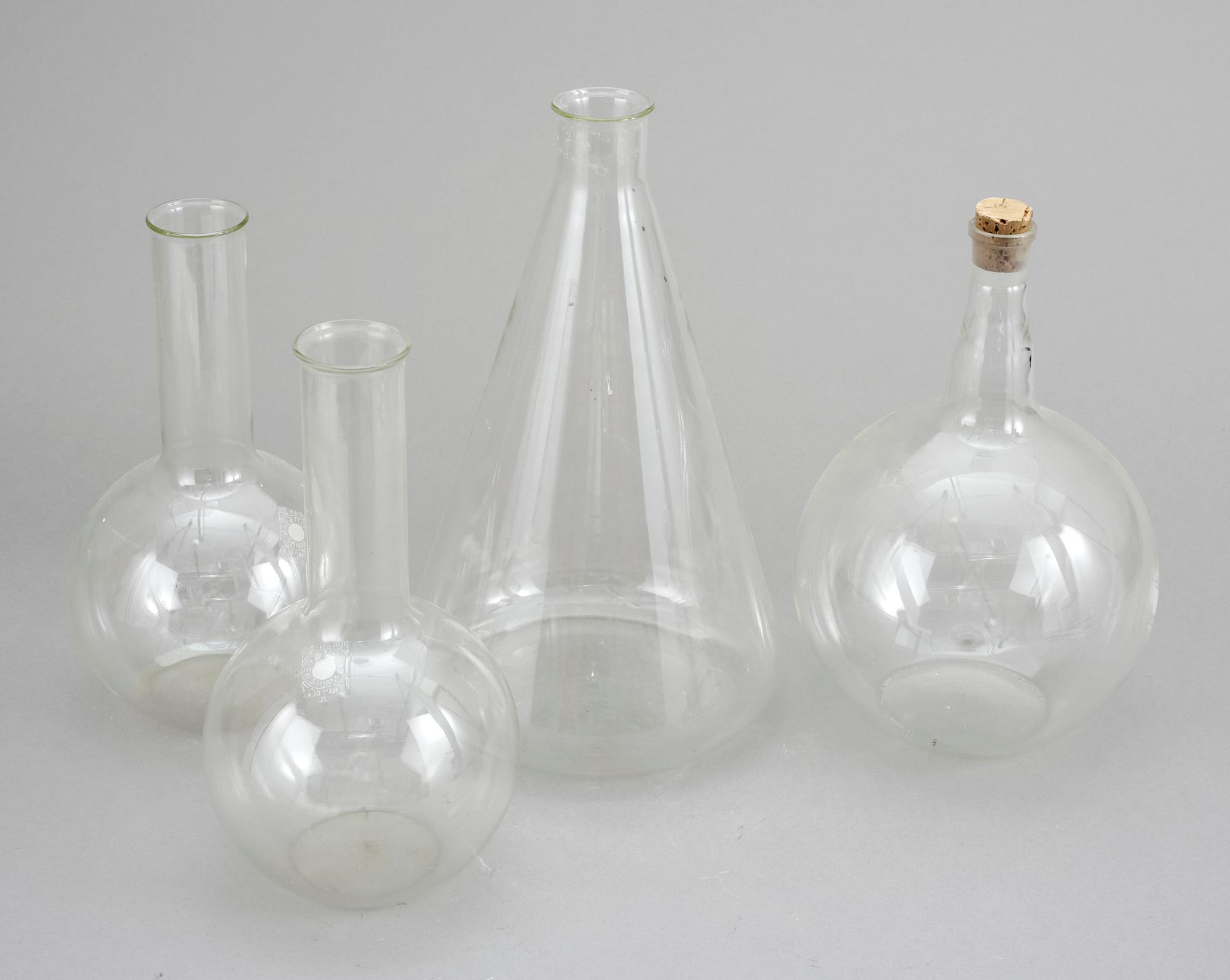 FLASKOR, 4 st, för laboratorium, Schott & Gen, Jenaer Glaswerk, 1900-tal.