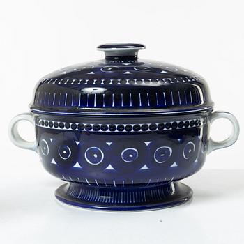 Ulla Procopé, 15 pieces of a 'Valencia' porcelain dining service, Arabia, Finland.