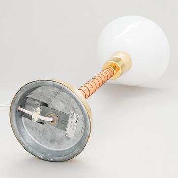 Lisa Johansson-Pape, bordslampa, modell 940-025, Orno 1900-talets slut.