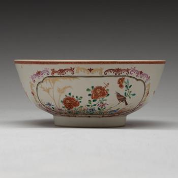 BÅLSKÅL, kompaniporslin. Qingdynastin, Qianlong (1736-1795).