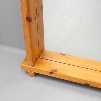 ROLAND WILHELMSSON, attributed to, a pine mirror, 1960s-70s.