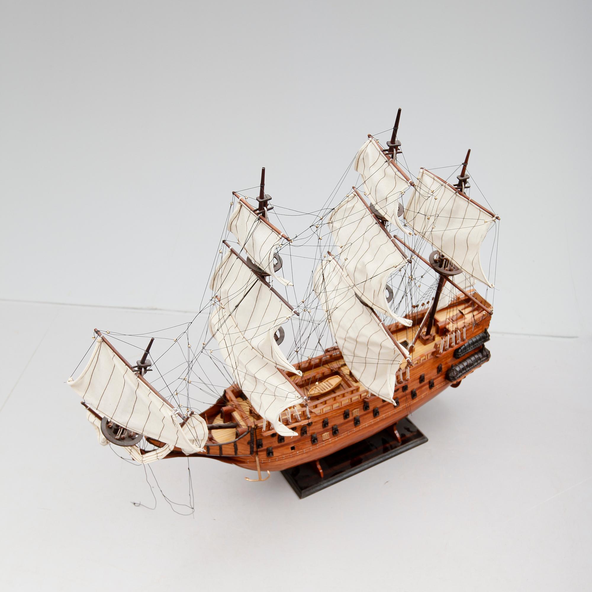 MODELLBÅT, trä, regalskeppet Wasa, 1900-talets andra hälft.