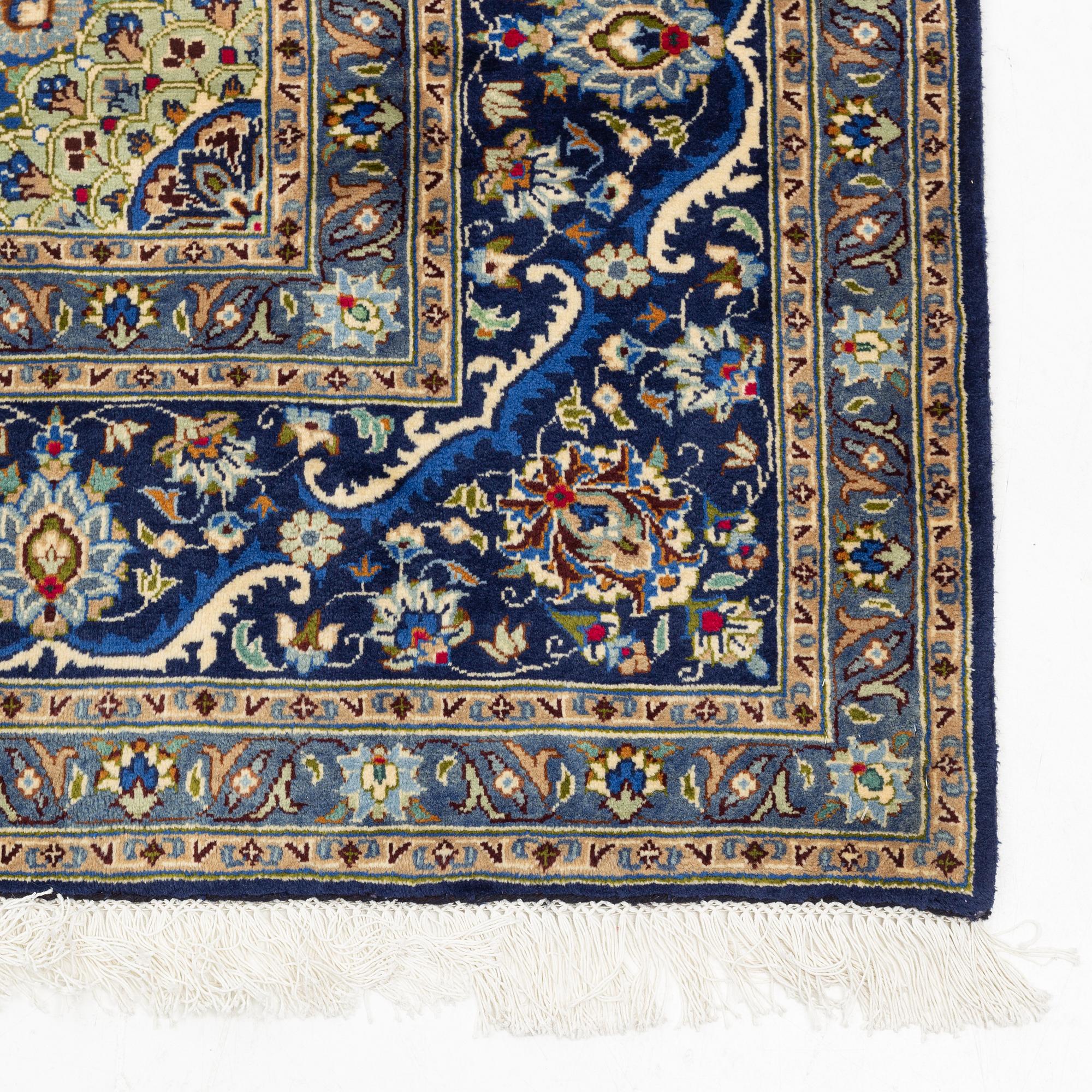 Matta, semiantik, Kashmar, ca 342 x 242 cm.