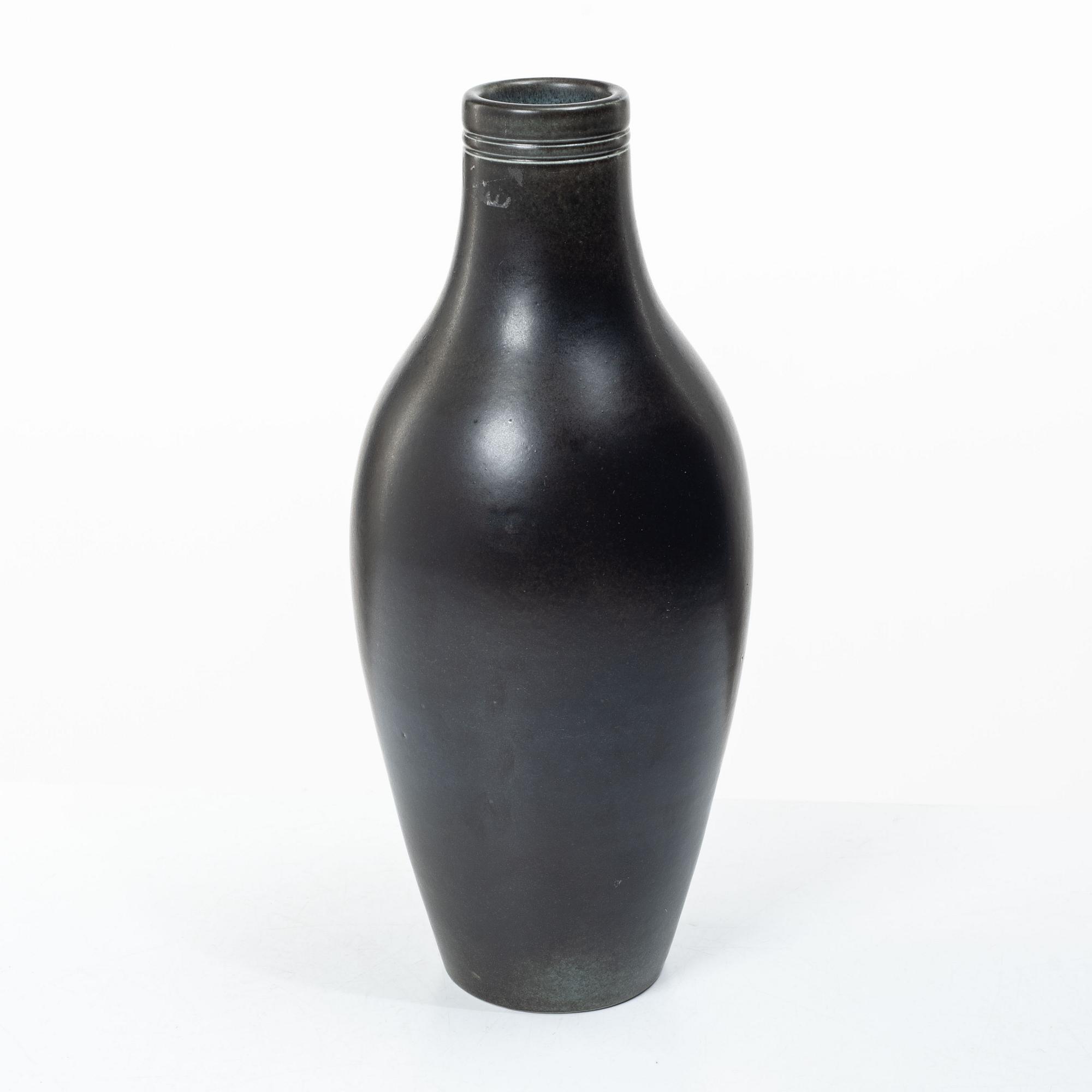 Gunnar Nylund, A stoneware vase, Rörstrand.
