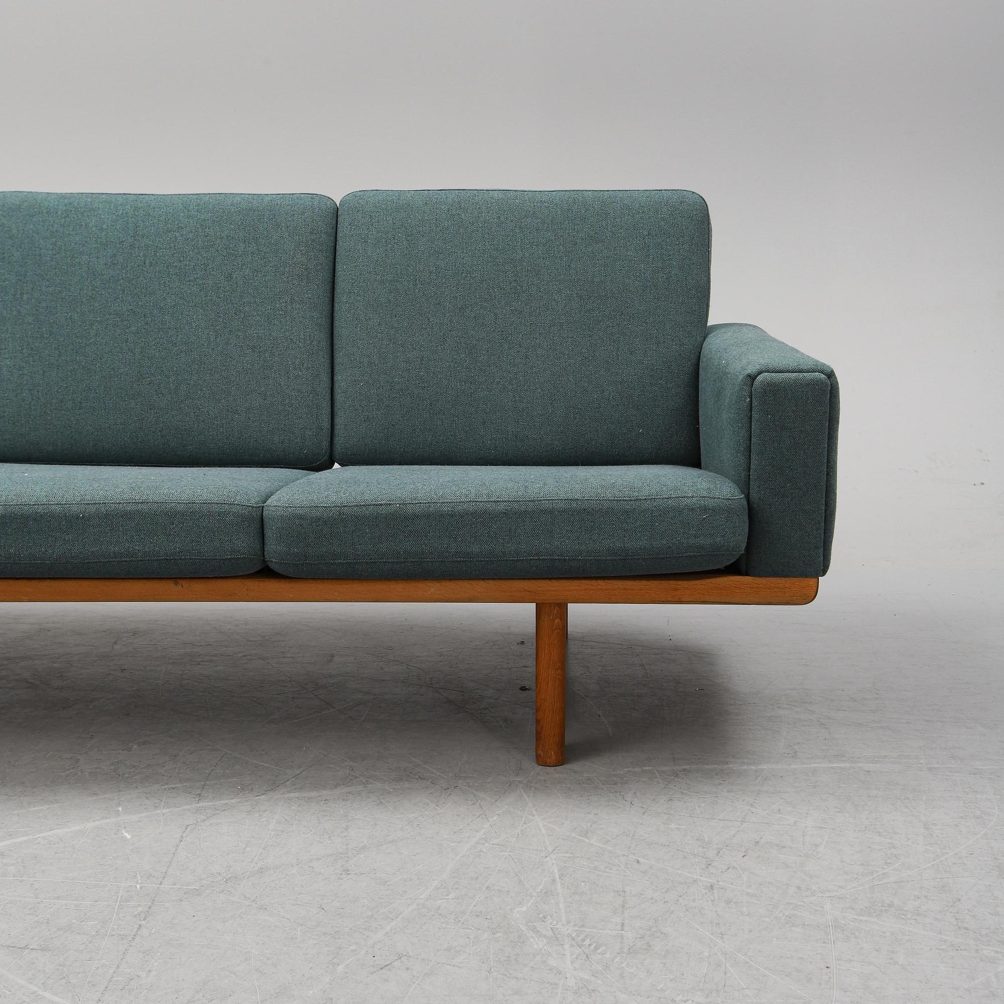 Hans J Wegner, soffa, GE-236, Getama, 1900-talets andra hälft.