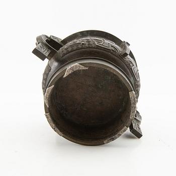 Rökelsekar, brons. Qingdynastin, 1700-/1800-tal.