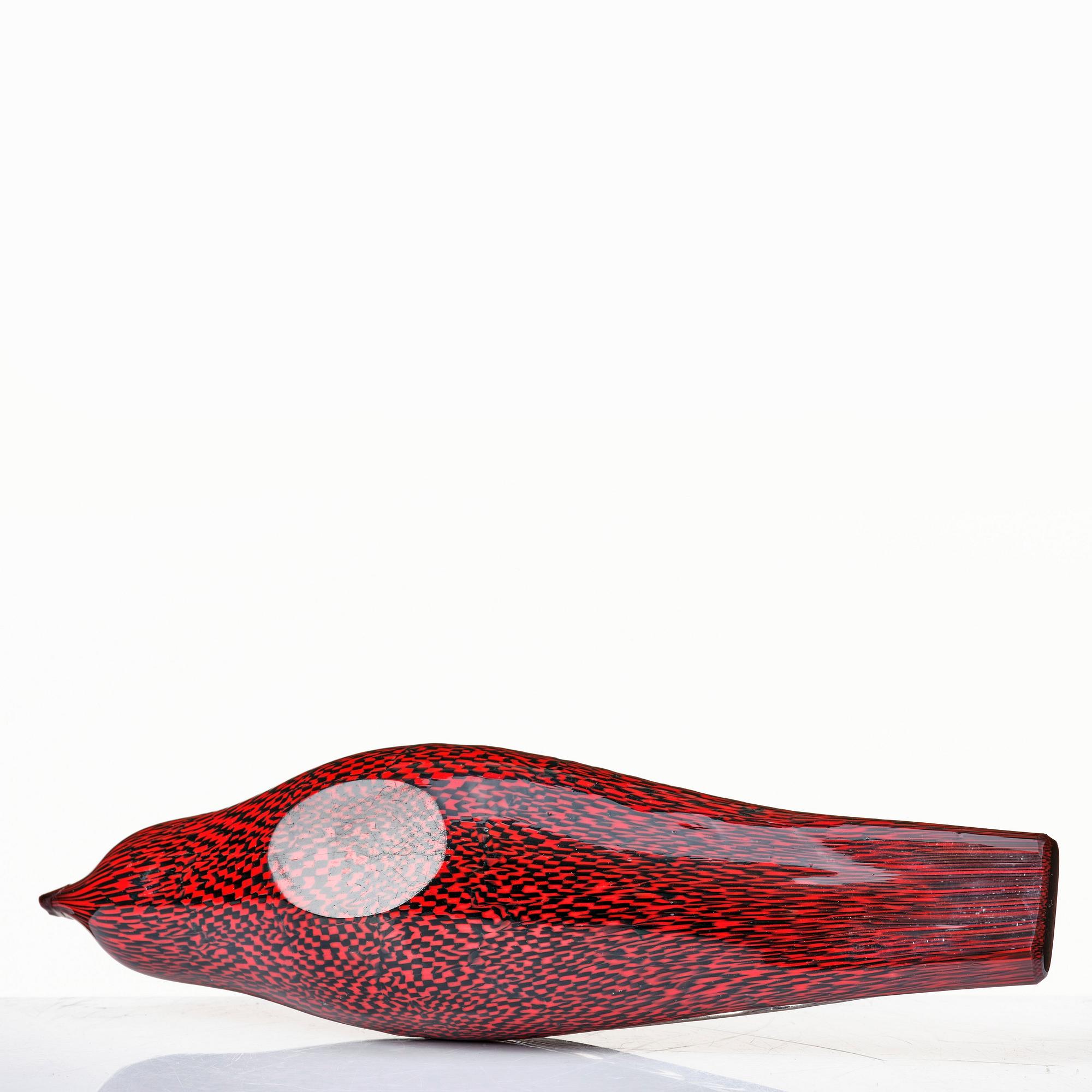 Tyra Lundgren, & Paolo Venini, a "Murrine" swallow /rondine, Venini, Murano, Italy.