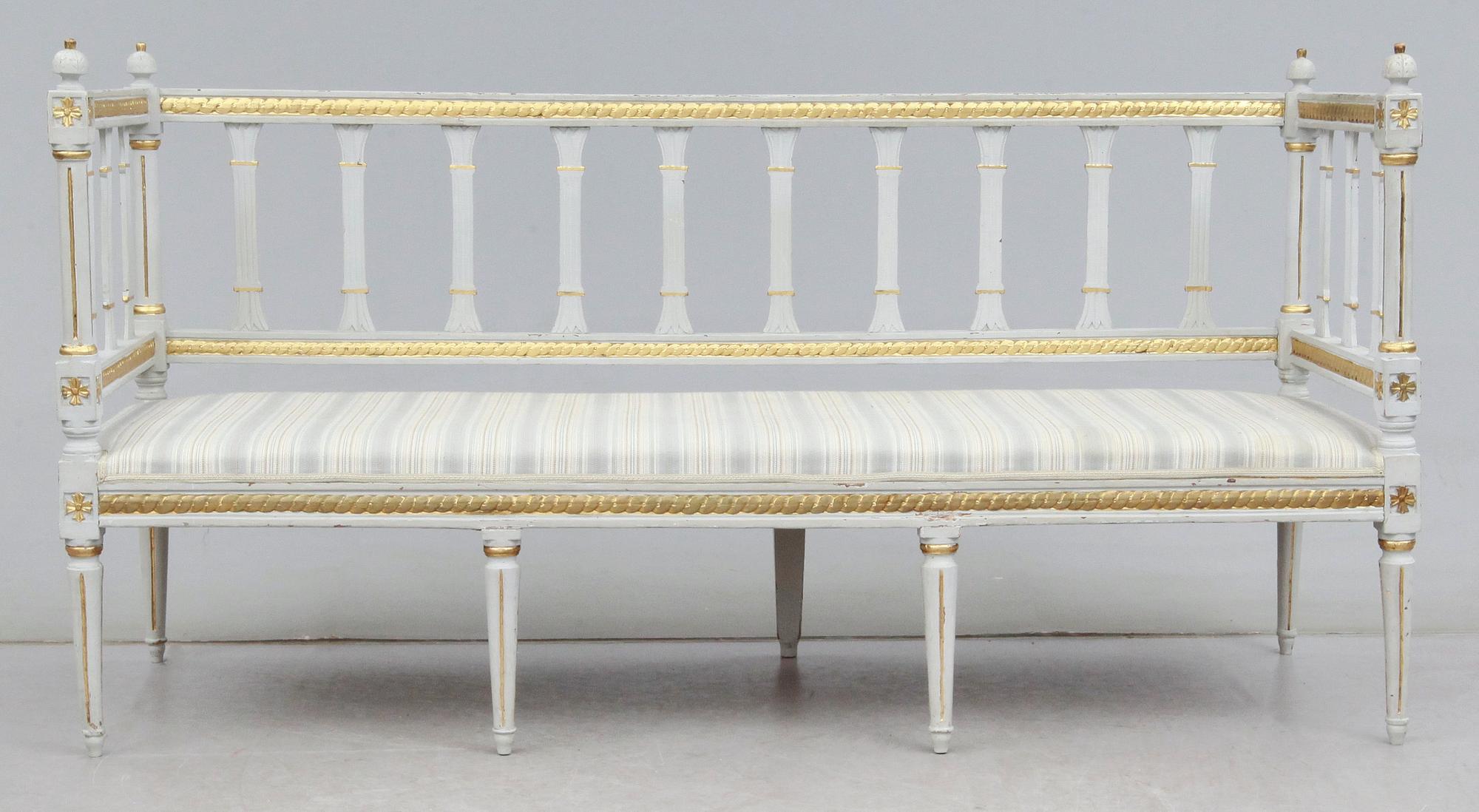 SOFFA, sengustaviansk, omkring år 1800.