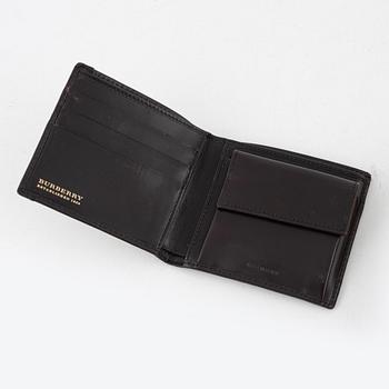 Burberry, bälte och plånbok.
