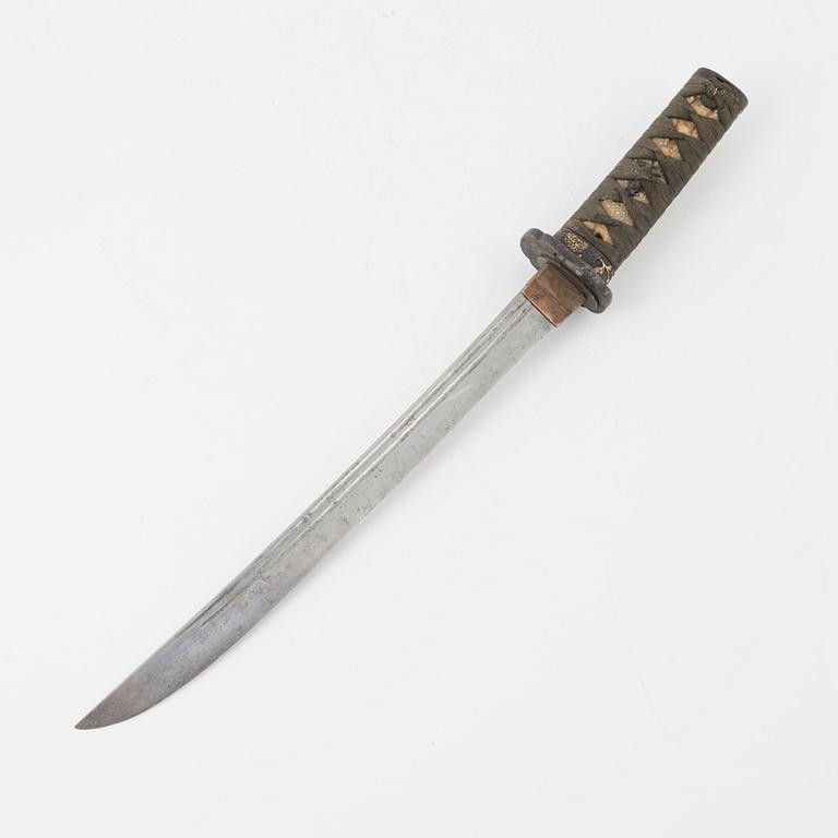 A Japanese tanto, mei, 16th/17th century.