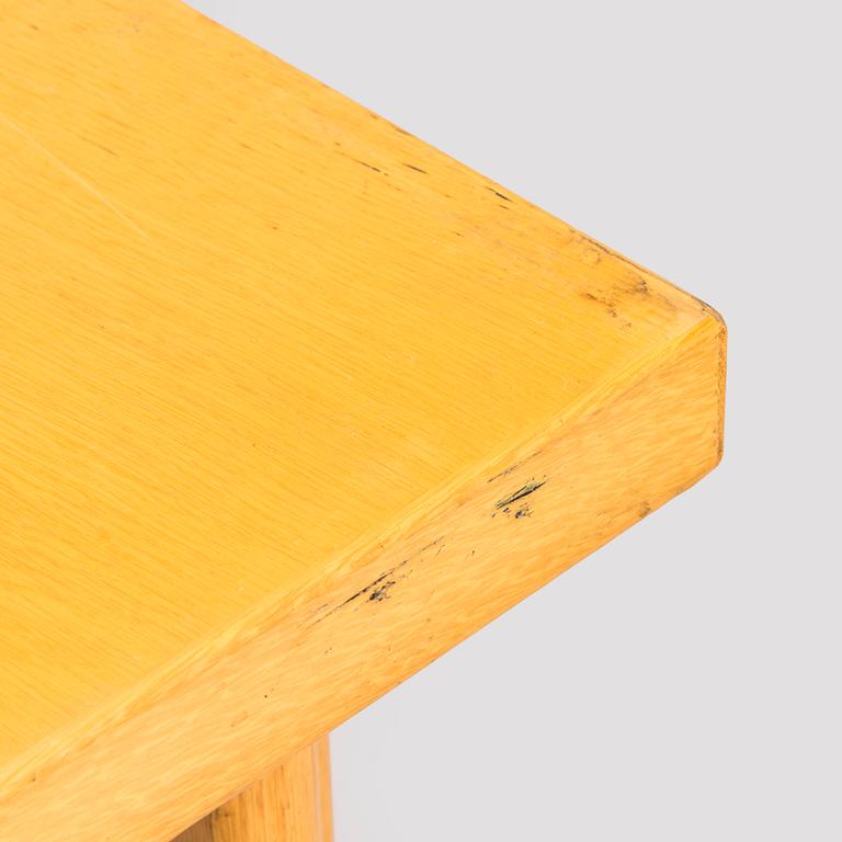 Alvar Aalto, matbord / konferensbord, modell E86, för Artek, 1900-talets senare hälft.