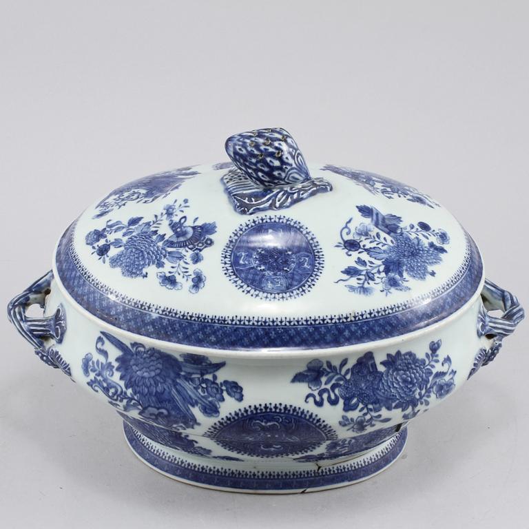 TERRIN, porslin, Kina, 1700-tal.