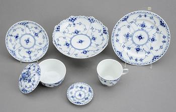 KAFFESERVIS, 27 delar, porslin, "Musselmalet", Royal Copenhagen, 27+1 delar.