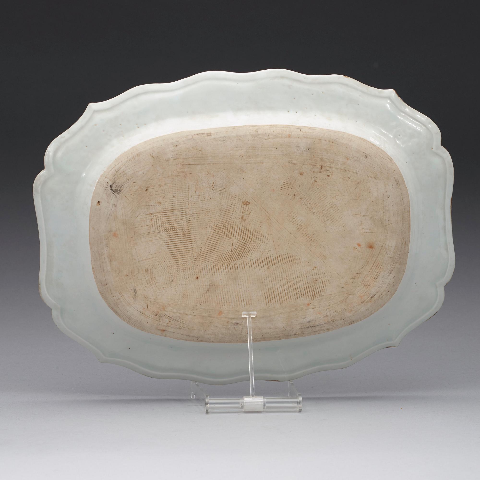 A blue and white armorial charger with the arms of Grill, Qing dynasty, Qianlong (1736-95).