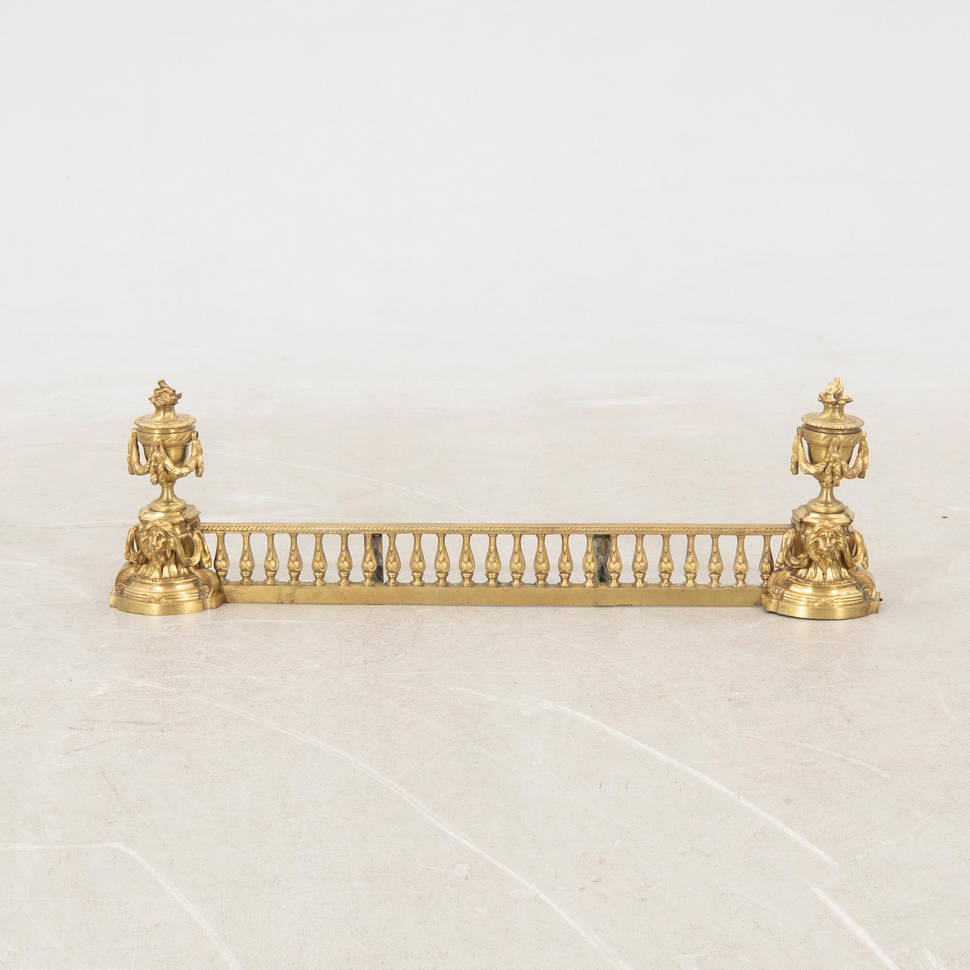 Spark guard in Louis XVI style, 20th century.