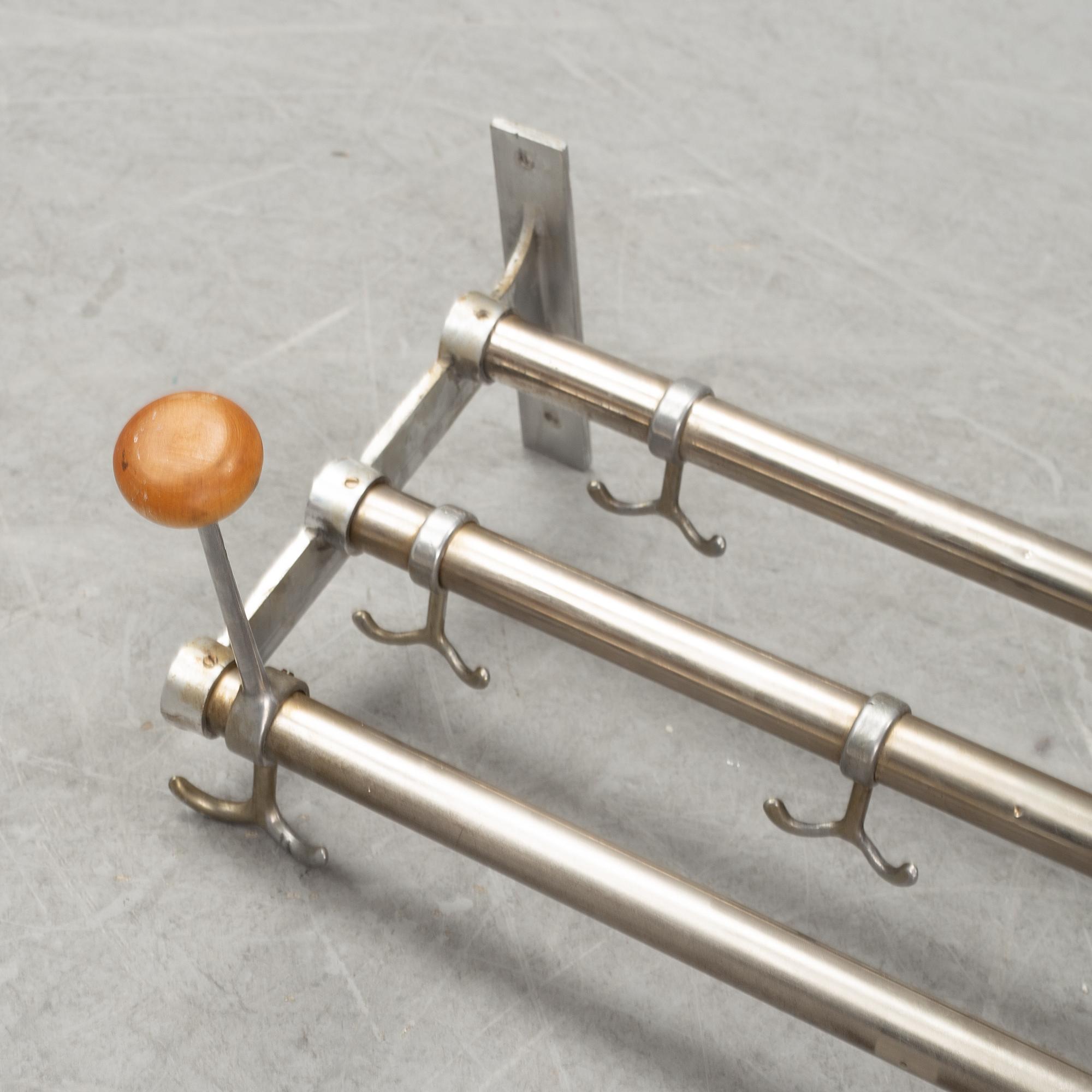 A cromed metal hat rack, 1930's-40's.