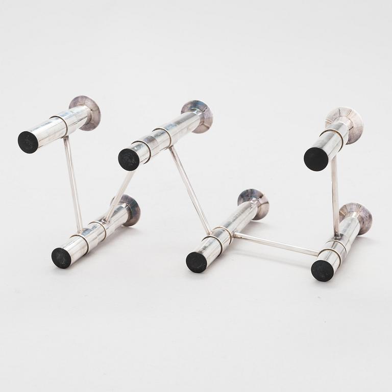 Tapio Wirkkala,  a silver 'Nonstop' candelabrum TW 432, numbered 57/90, Kultakeskus, Hämeenlinna 2007.