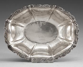 A RUSSIAN SILVER BOWL, Makers mark of Jacob Wiberg, Moscow 1840.