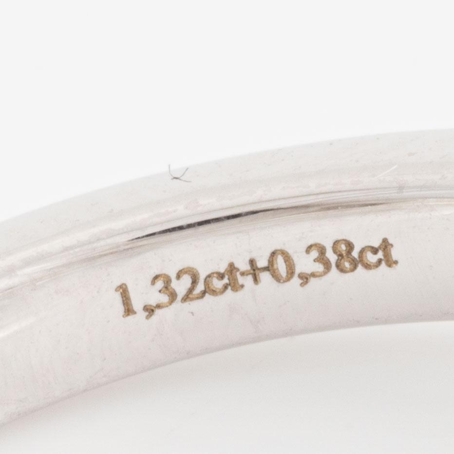 Ring, 18K white gold with brilliant-cut diamond 1.32 ct,.