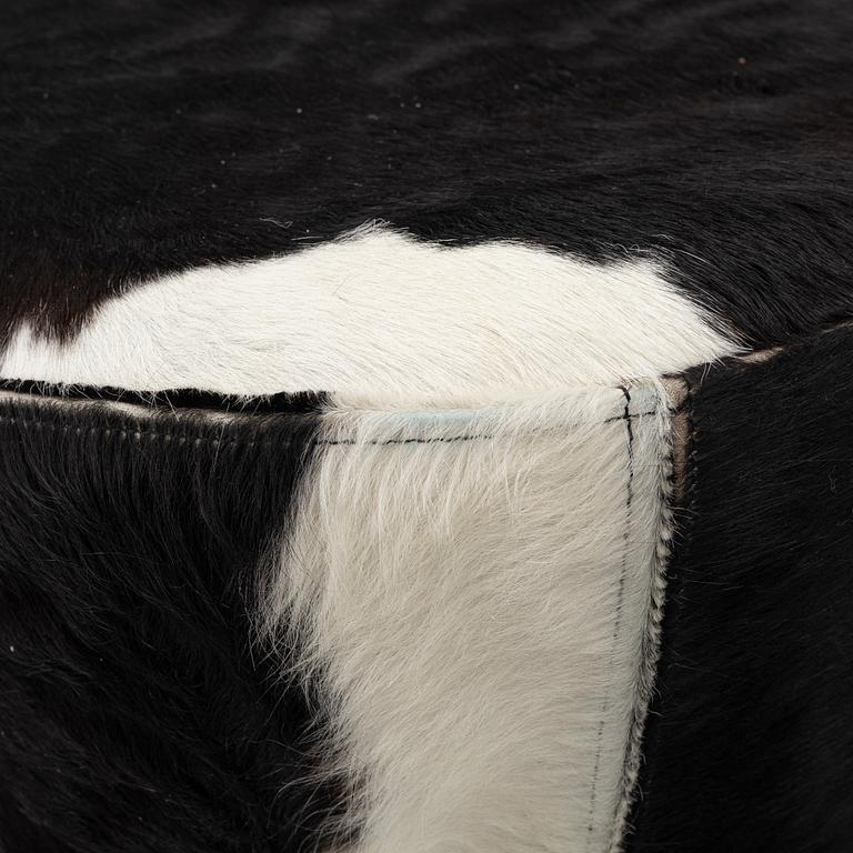 Niels Gammelgaard, Pallar, ett par, ur kollektionen Ikea "Stockholm" 2006.