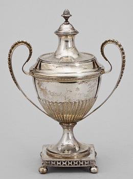 SOCKERSKÅL, empirestil, GAB, Stockholm 1917. Vikt ca 457gram.