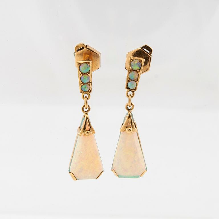 Earrings 18K gold and opal, France first half of the 20th century.