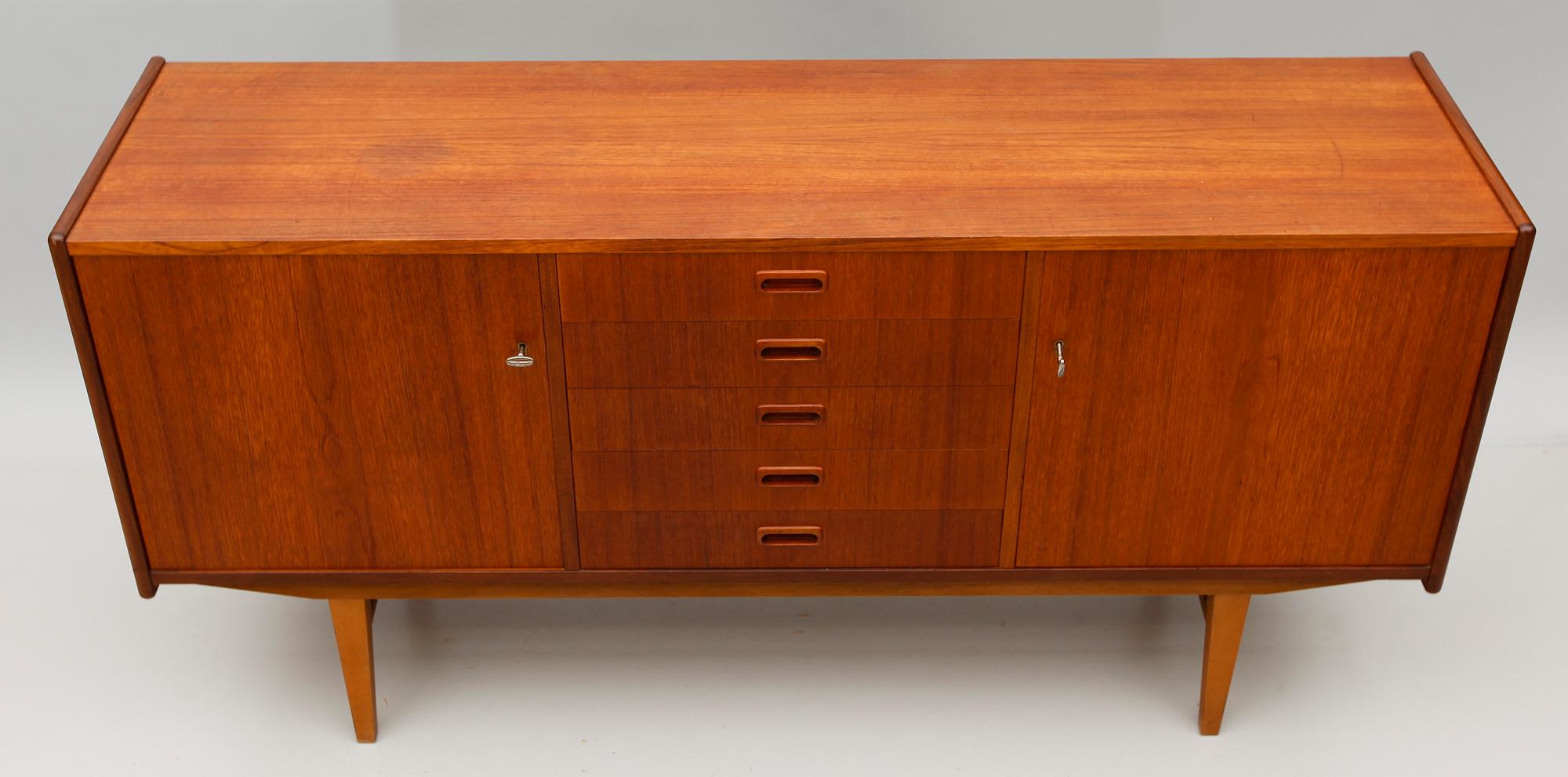 SIDEBOARD, 1900-talets andra hälft.