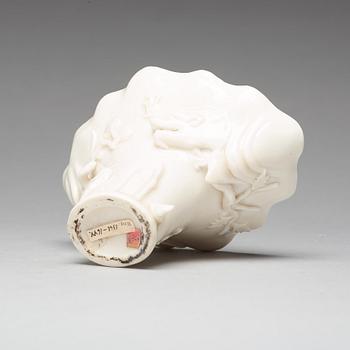 VINOFFERBÄGARE, blanc de chine. Kina, 1600-tal.