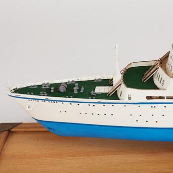 Ship model, T.S.S. Vasco da Gama, built by Gunnar Roempke in 1989.