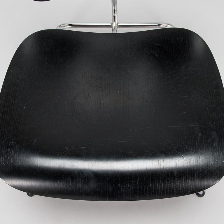 Charles and Ray Eames, ett par fåtöljer, "LCM",  Vitra.