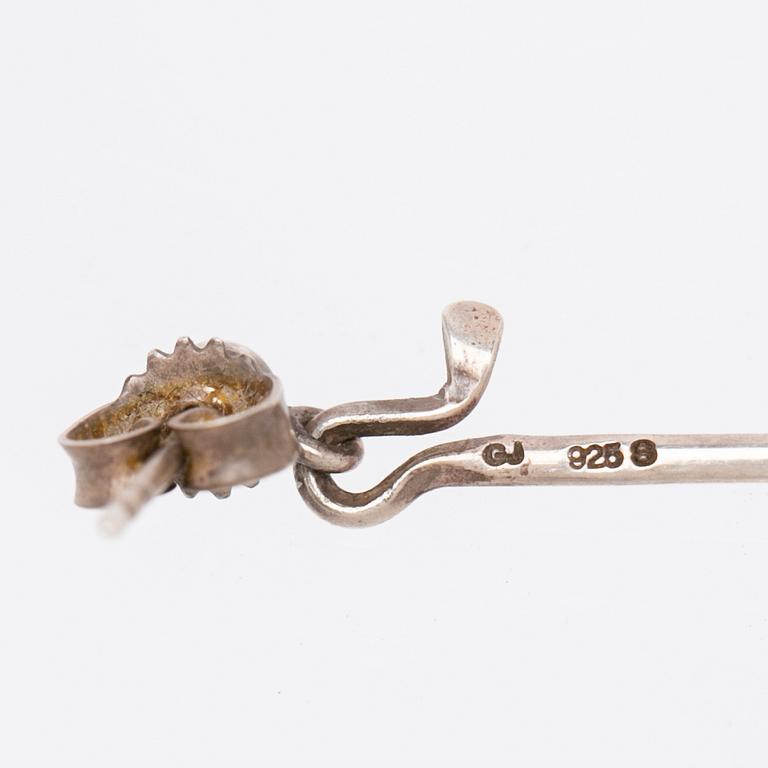 Vivianna Torun Bülow-Hübe, örhängen "Dew-drops", silver och bergkristall för Georg Jensen.