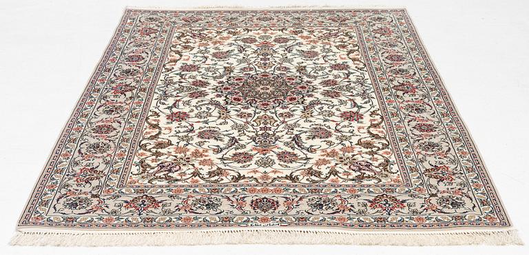Matta, Isfahan, silkesinslag samt silkesvarp, 240x160 cm.