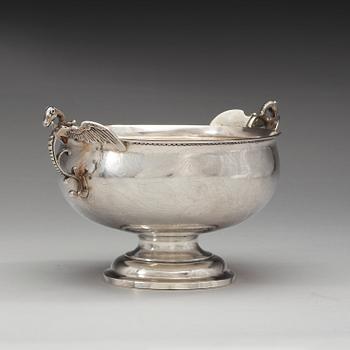BRÄNNVINSSKÅL, av Christoffer Bauman, Hudiksvall 1769.