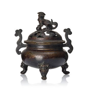 973. A bronze censer with cover, Japan, 18th century.