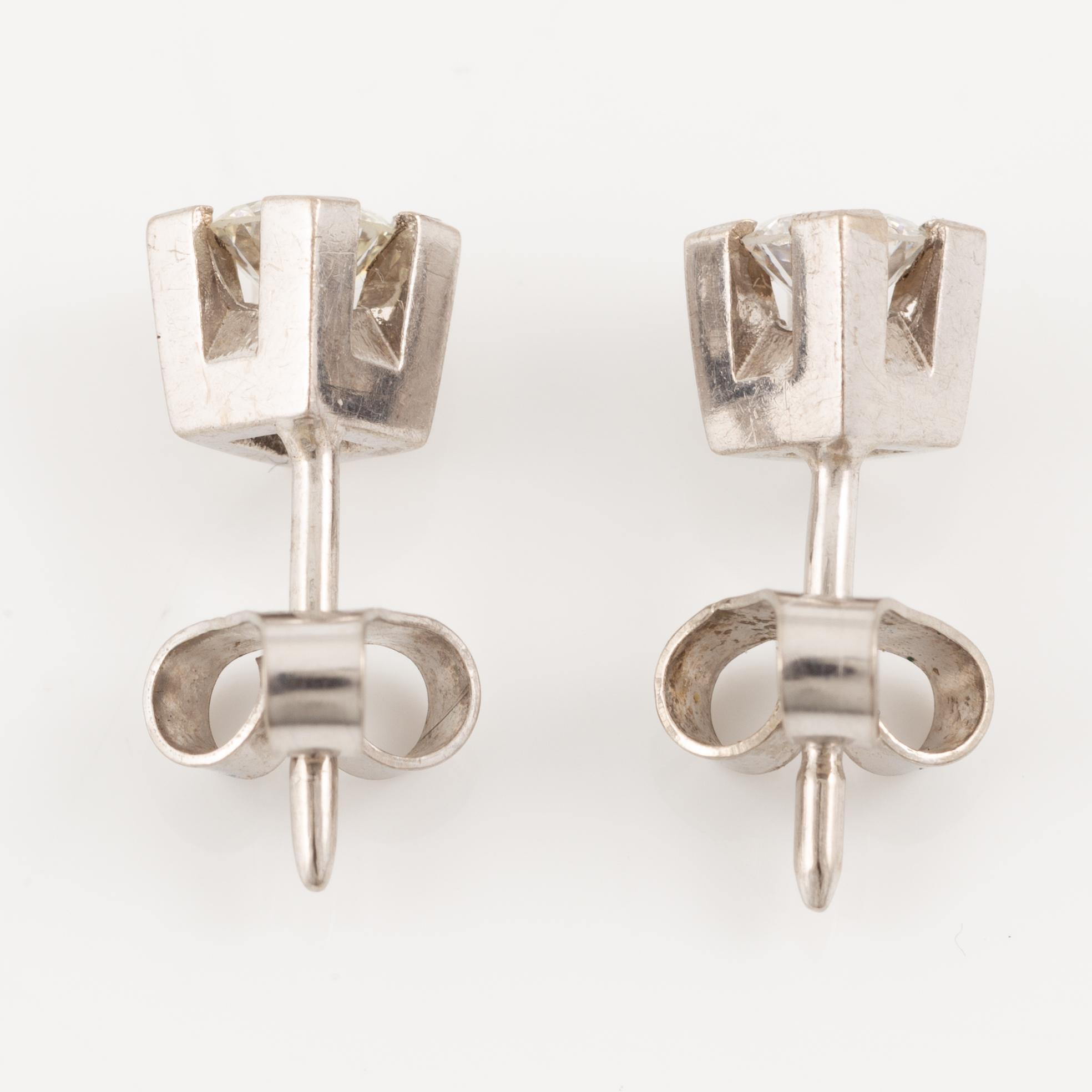 Earrings, a pair, 18K white gold with brilliant-cut diamonds.