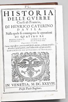 BOK, "Historia delle Guerre Ciuili di Francia" av Henrico Caterino Davila, Venedig 1638.