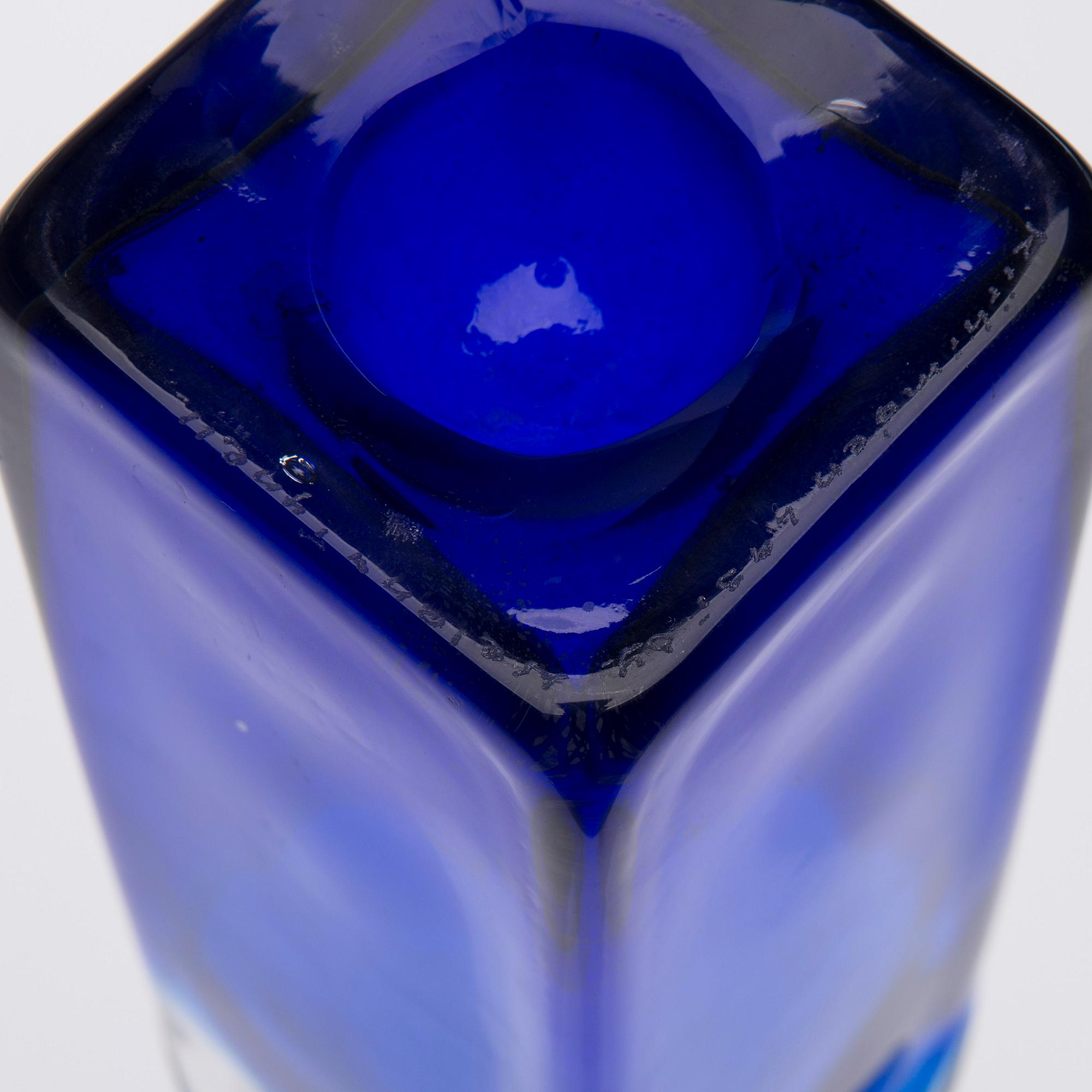 VAS, glas, signerad Helena Tynell, Riihimäen Lasi Oy.