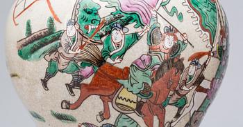 URNOR, porslin, 2 st, Kina, tidigt 1900-tal.