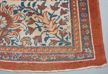 ANTIQUE/SEMI-ANTIQUE MAHAL, so called Ziegler Mahal. 472,5 x 371 cm.