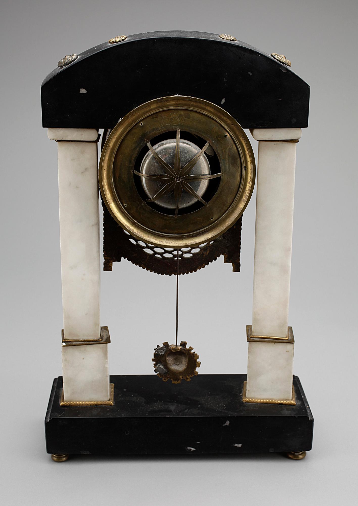 BORDSPENDYL, empire, John:Christ:Seiffert, Regensburg, Tyskland 1800-talets första fjärdedel.