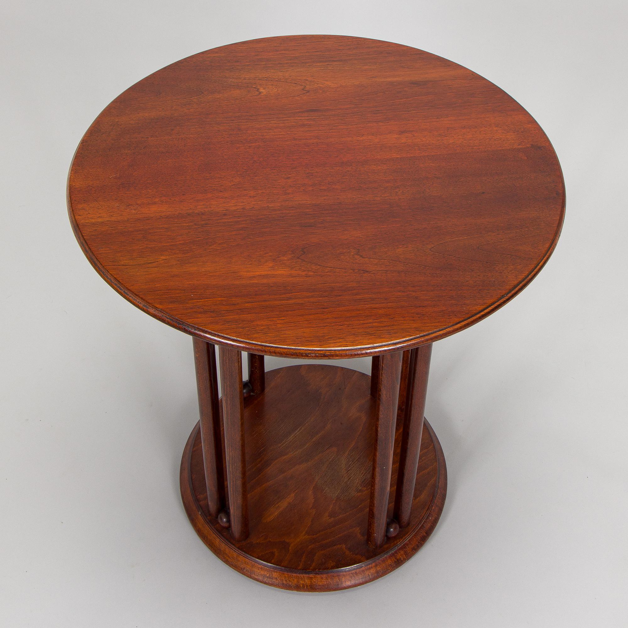 Josef Hoffmann, Kalusto, 8 osaa, Jacob & Josef Kohn, Wien, Itävalta. Noin 1910.