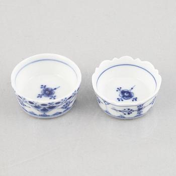 A group of five "Blue fluted" / "Musselmalet riflet" porcelain salt cellars, Royal Copenhagen, 1898-1923 and later.