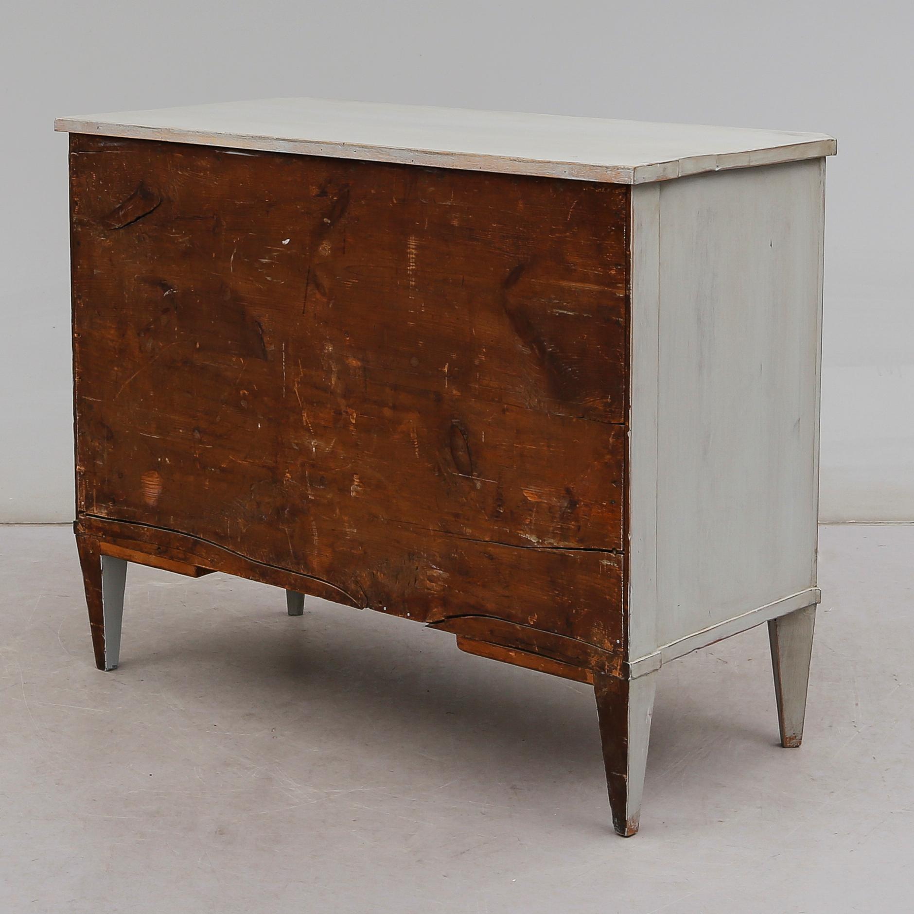 BYRÅ, sengustaviansk, tidigt 1800-tal.